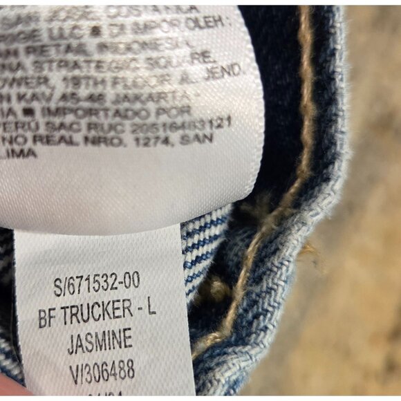 Old Navy Boyfriend Style Women’s Size XL Denim Distressed Trucker Jacket - Picture 8 of 15